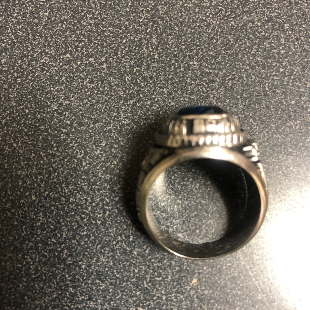 Class Ring - image 4